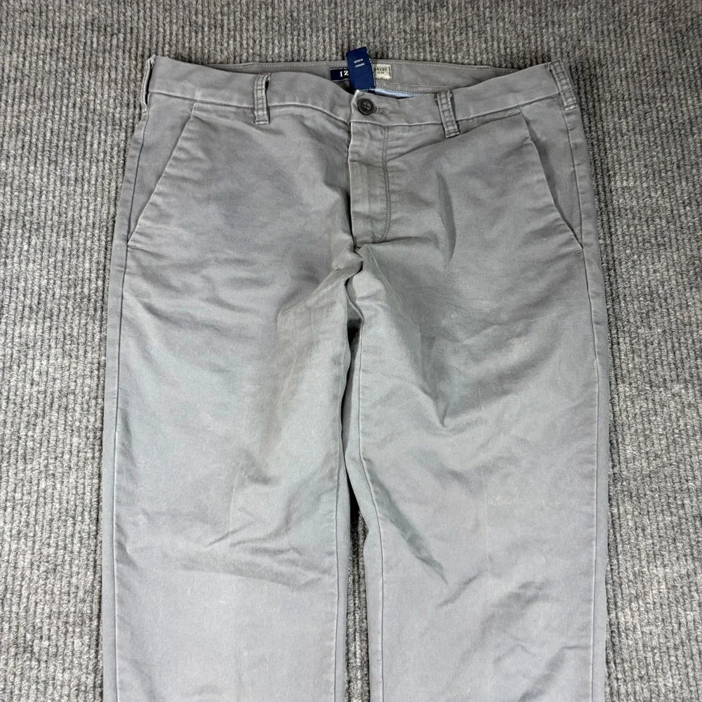 Izod Chino Pants Men 34x30 Gray Slim Fit Cotton Stretch Straight Leg Resort Wear